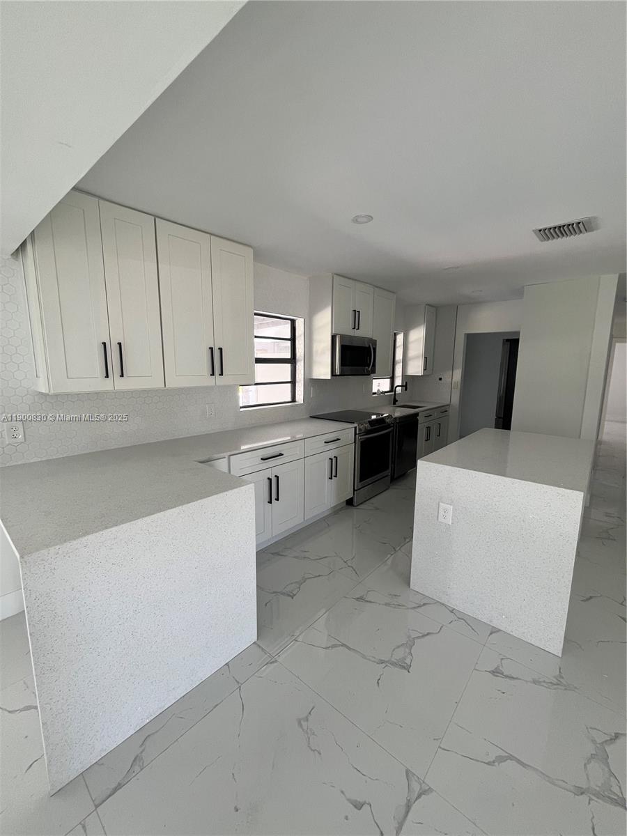 SOUTHERN ESTS - Residential Lease