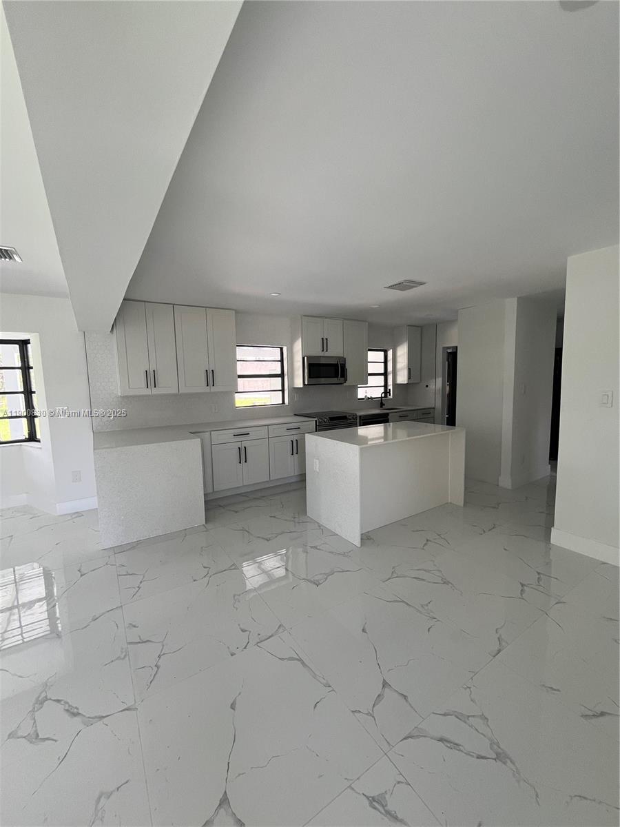 SOUTHERN ESTS - Residential Lease