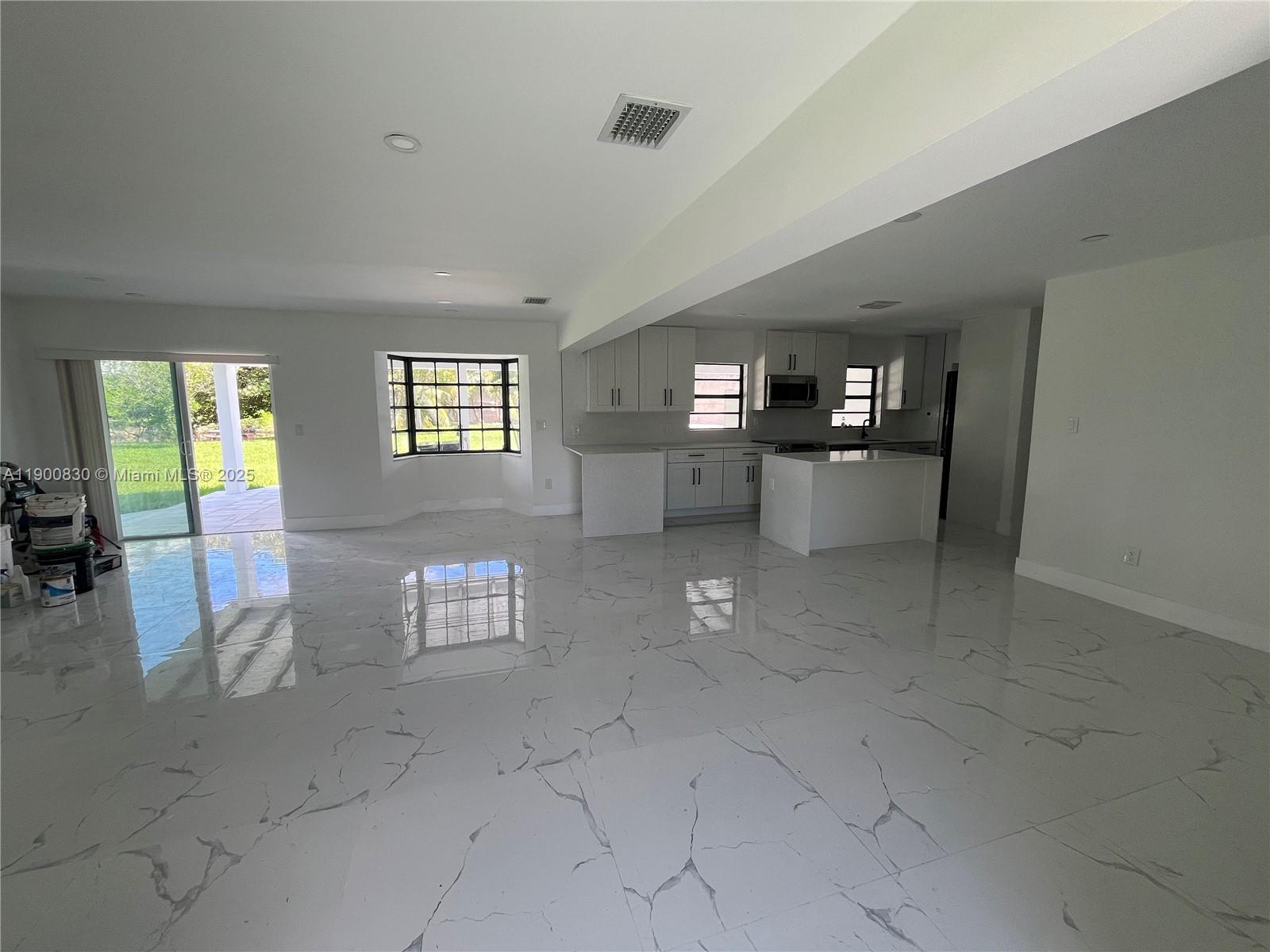 SOUTHERN ESTS - Residential Lease