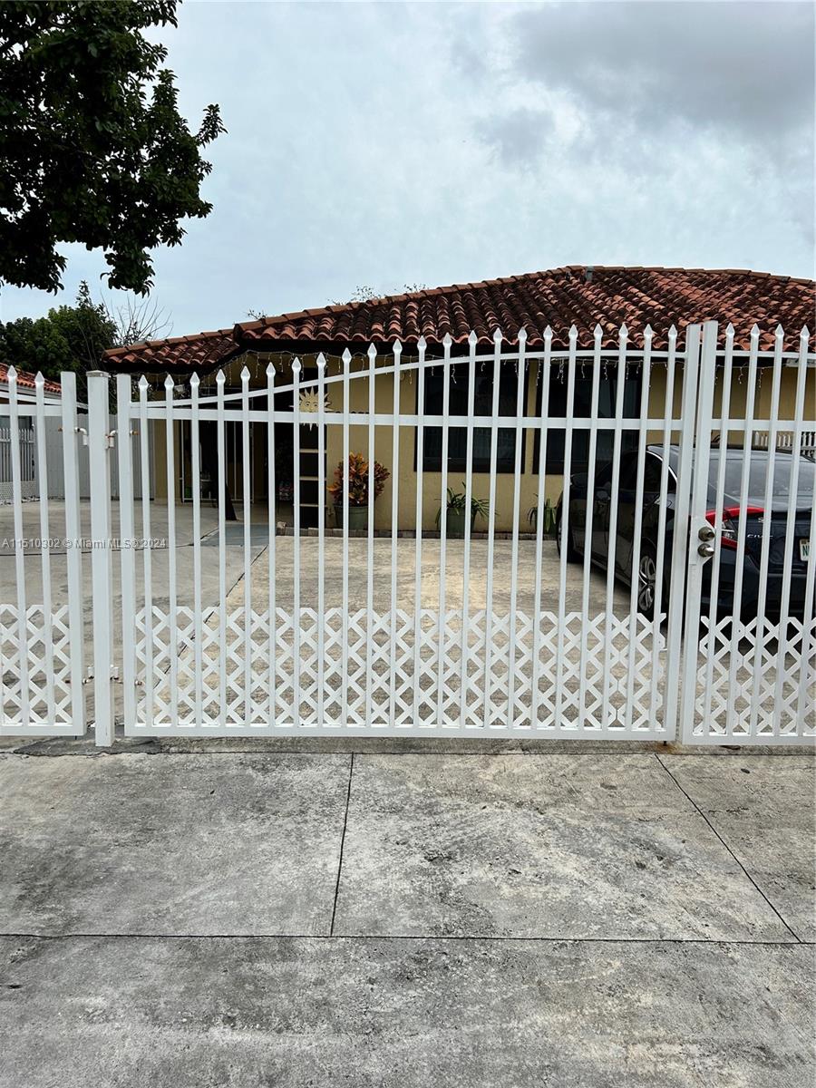 SABRINA TWINHOMES SUB - Residential