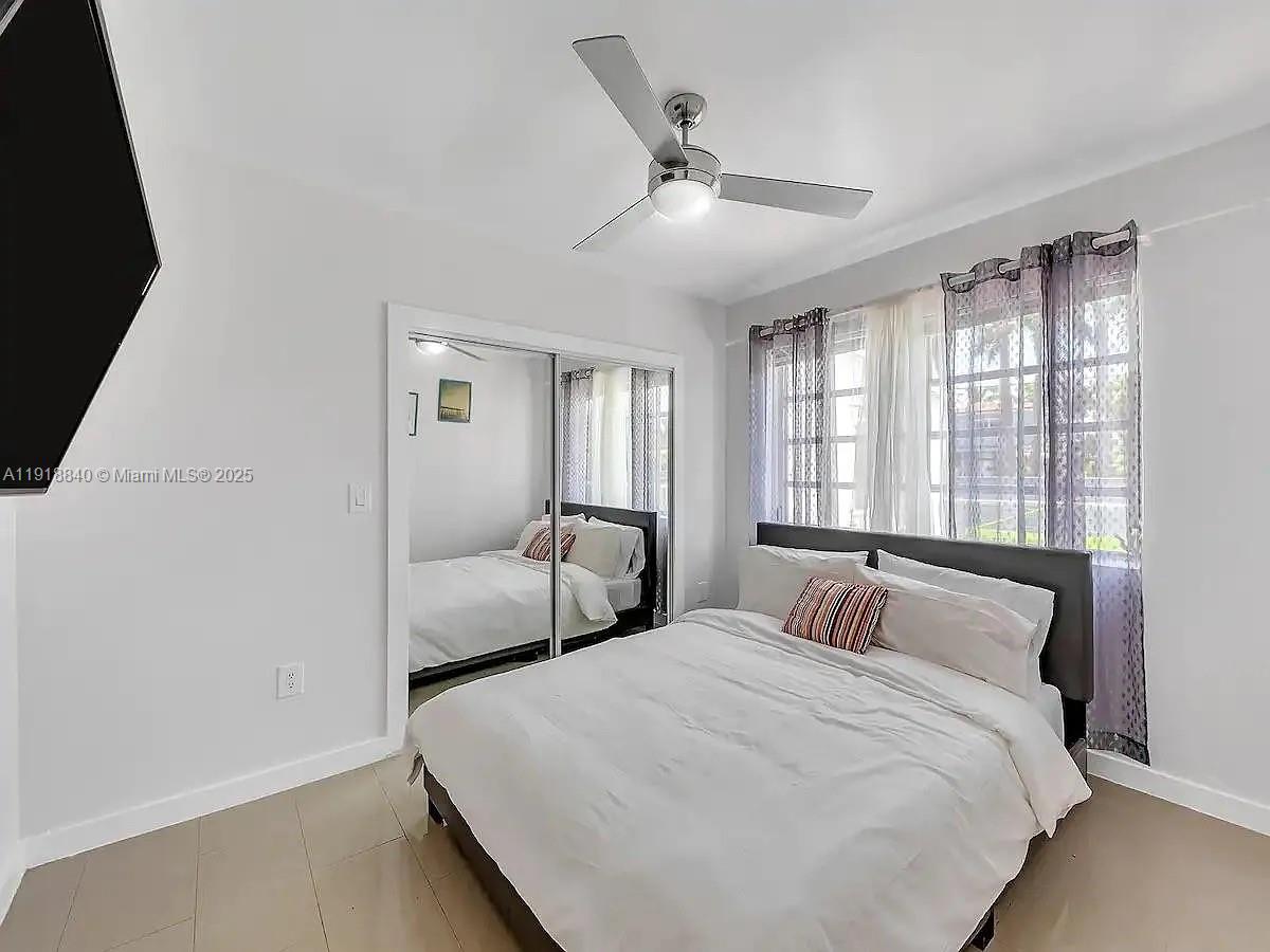 HOLLYWOOD LAKES SECTION - Residential Lease