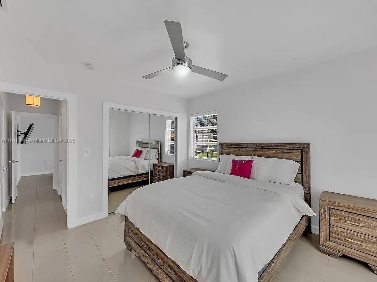 HOLLYWOOD LAKES SECTION - Residential Lease