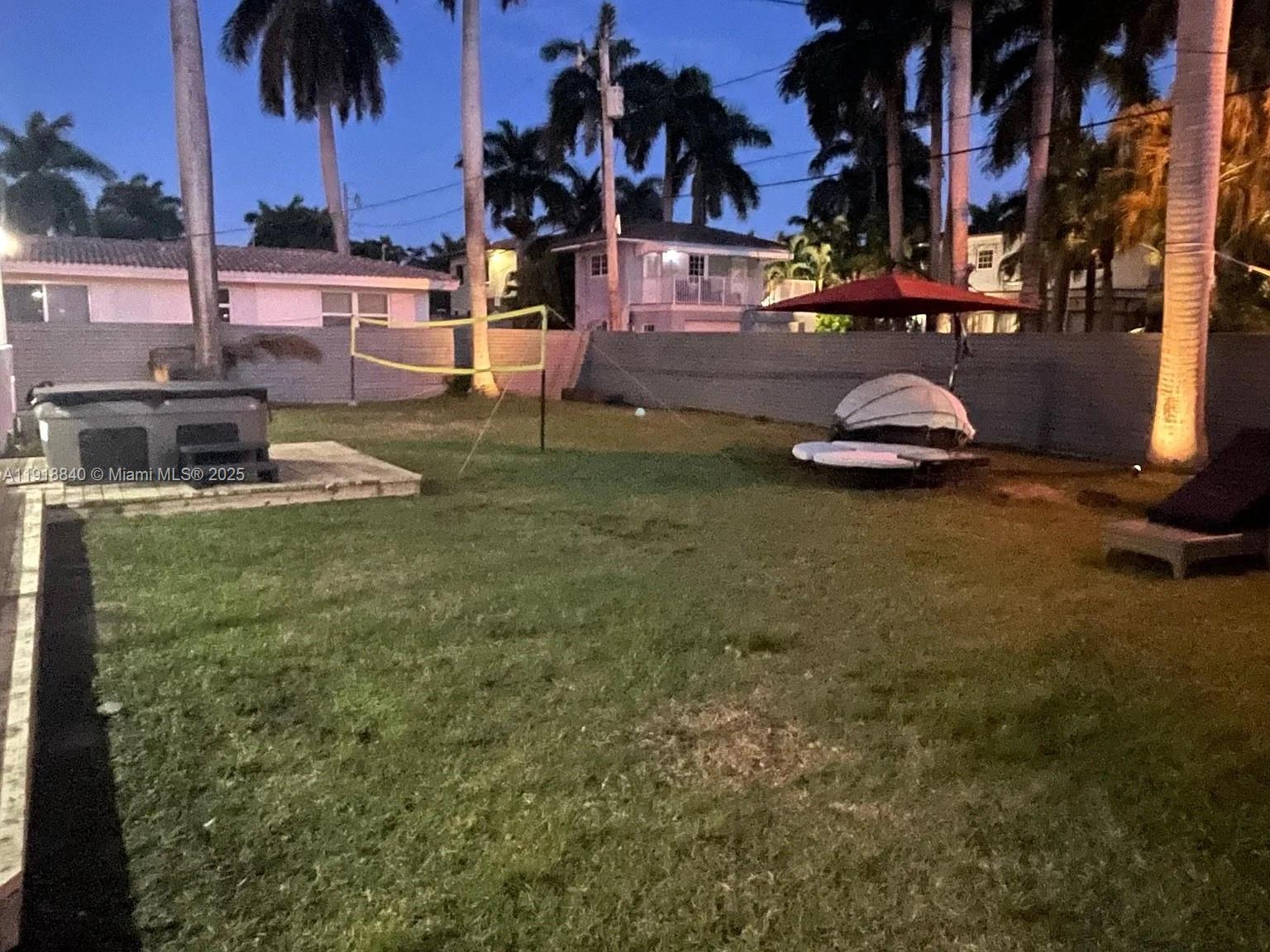 HOLLYWOOD LAKES SECTION - Residential Lease