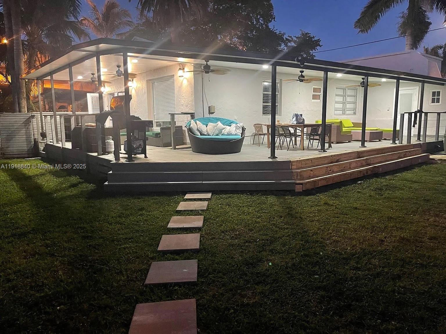 HOLLYWOOD LAKES SECTION - Residential Lease