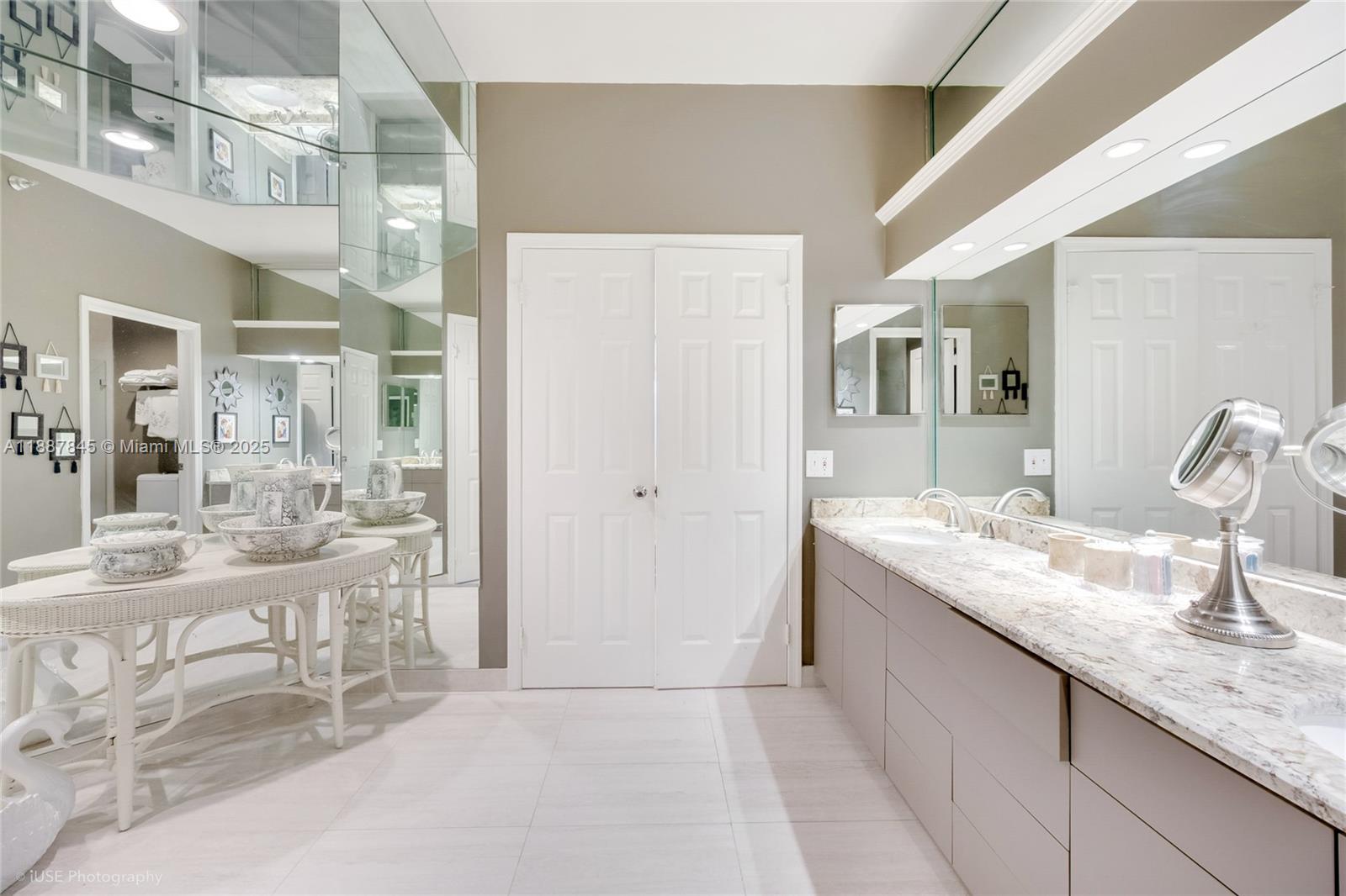 MYSTIC POINTE TOWER 500 C - Residential