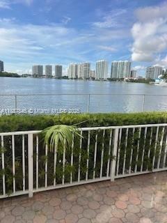 MYSTIC POINTE TOWER 500 C - Residential