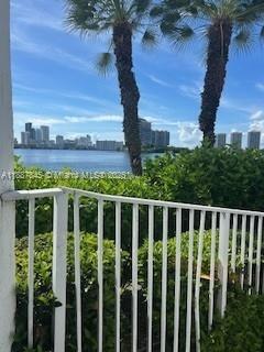 MYSTIC POINTE TOWER 500 C - Residential