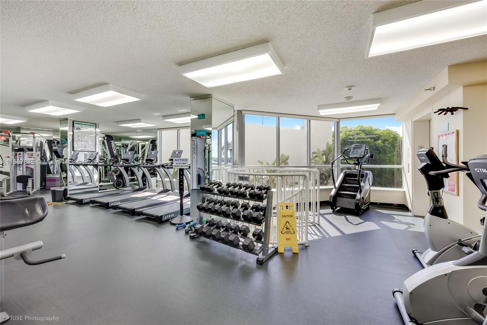 MYSTIC POINTE TOWER 500 C - Residential