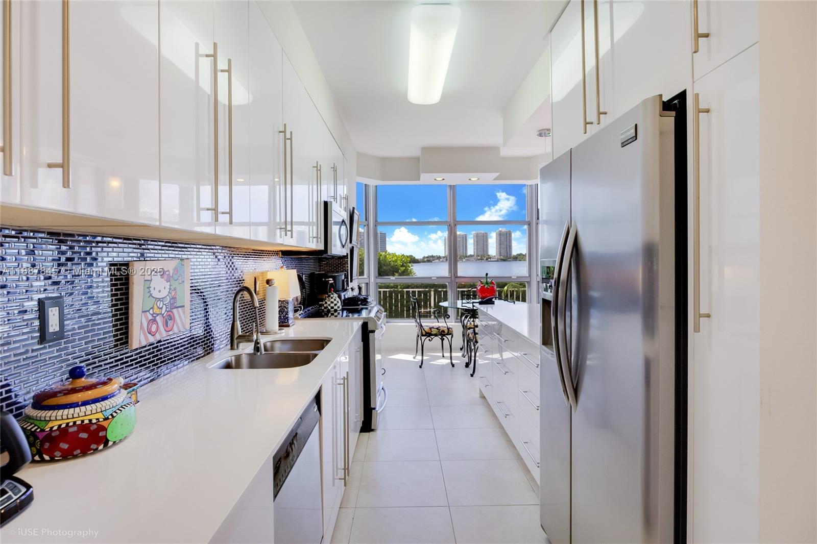 MYSTIC POINTE TOWER 500 C - Residential