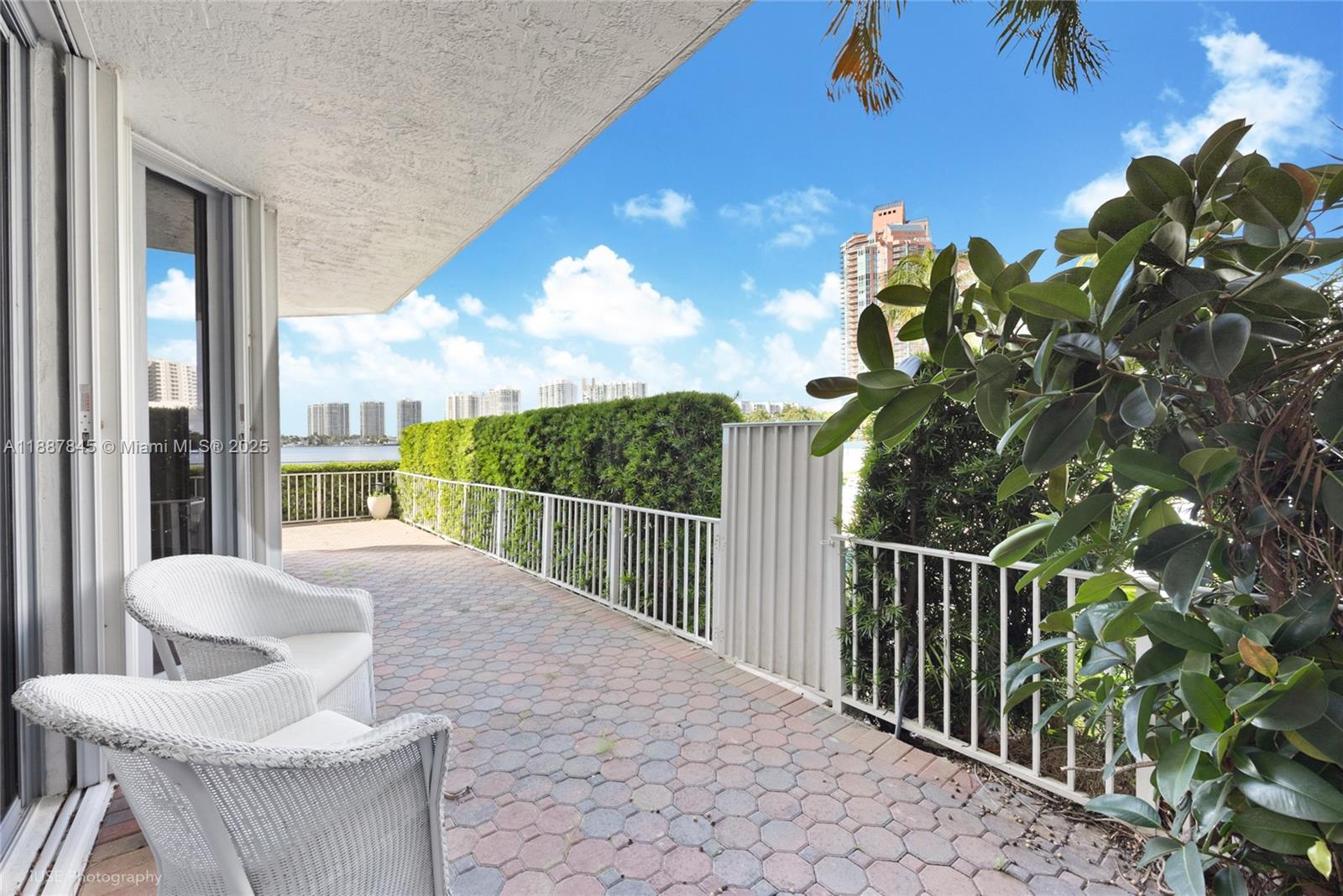 MYSTIC POINTE TOWER 500 C - Residential