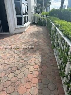 MYSTIC POINTE TOWER 500 C - Residential