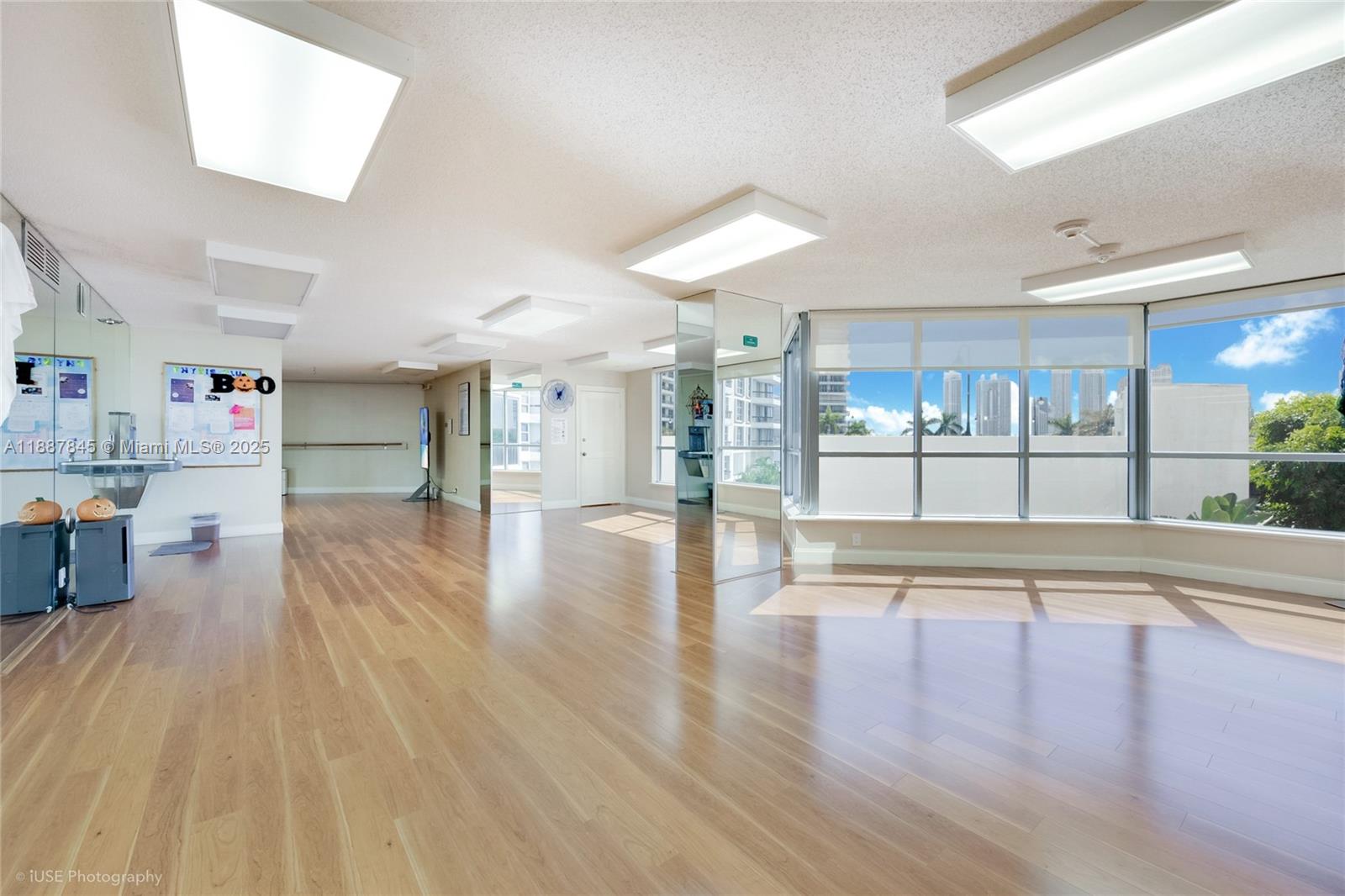 MYSTIC POINTE TOWER 500 C - Residential