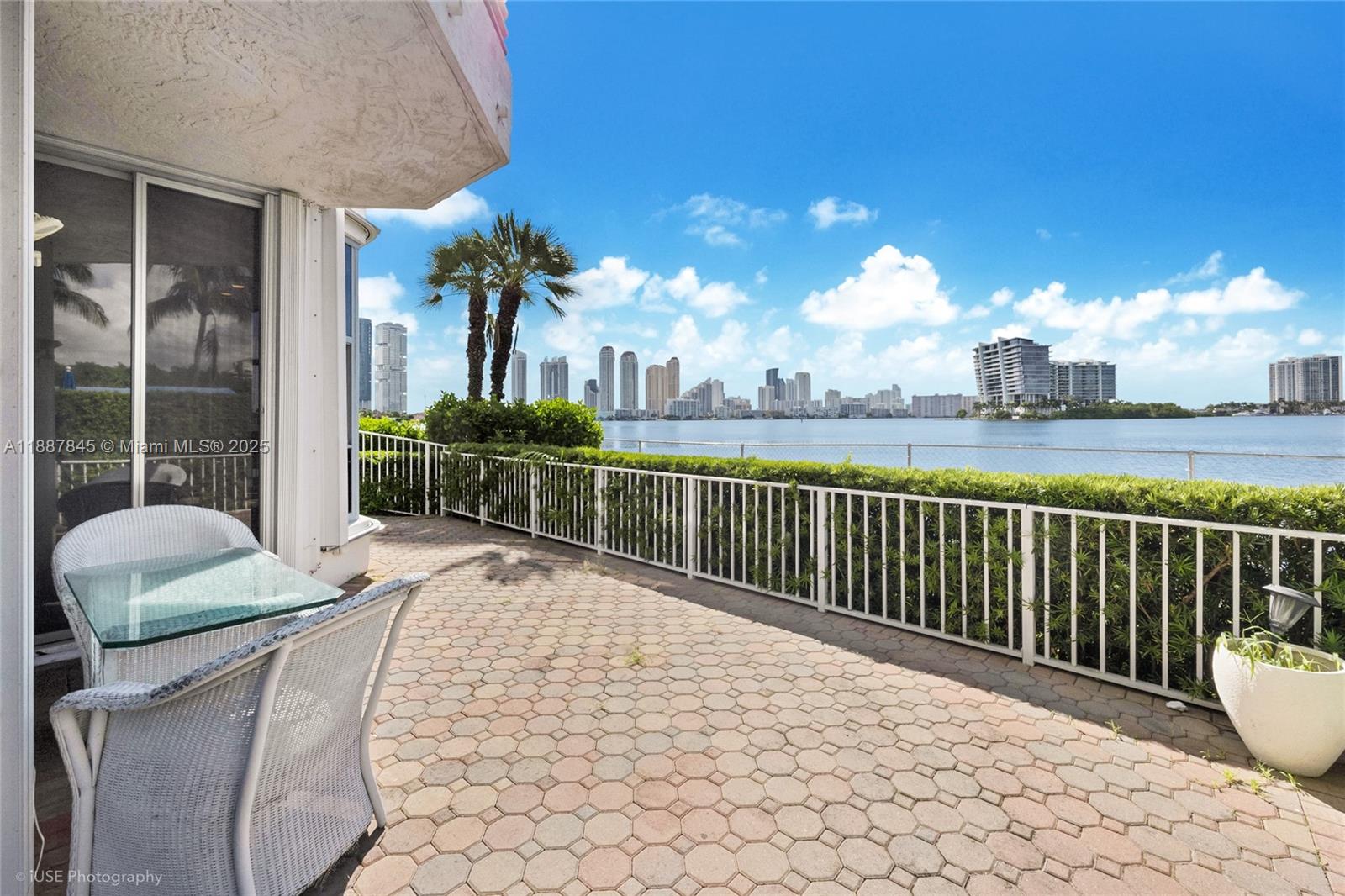 MYSTIC POINTE TOWER 500 C - Residential