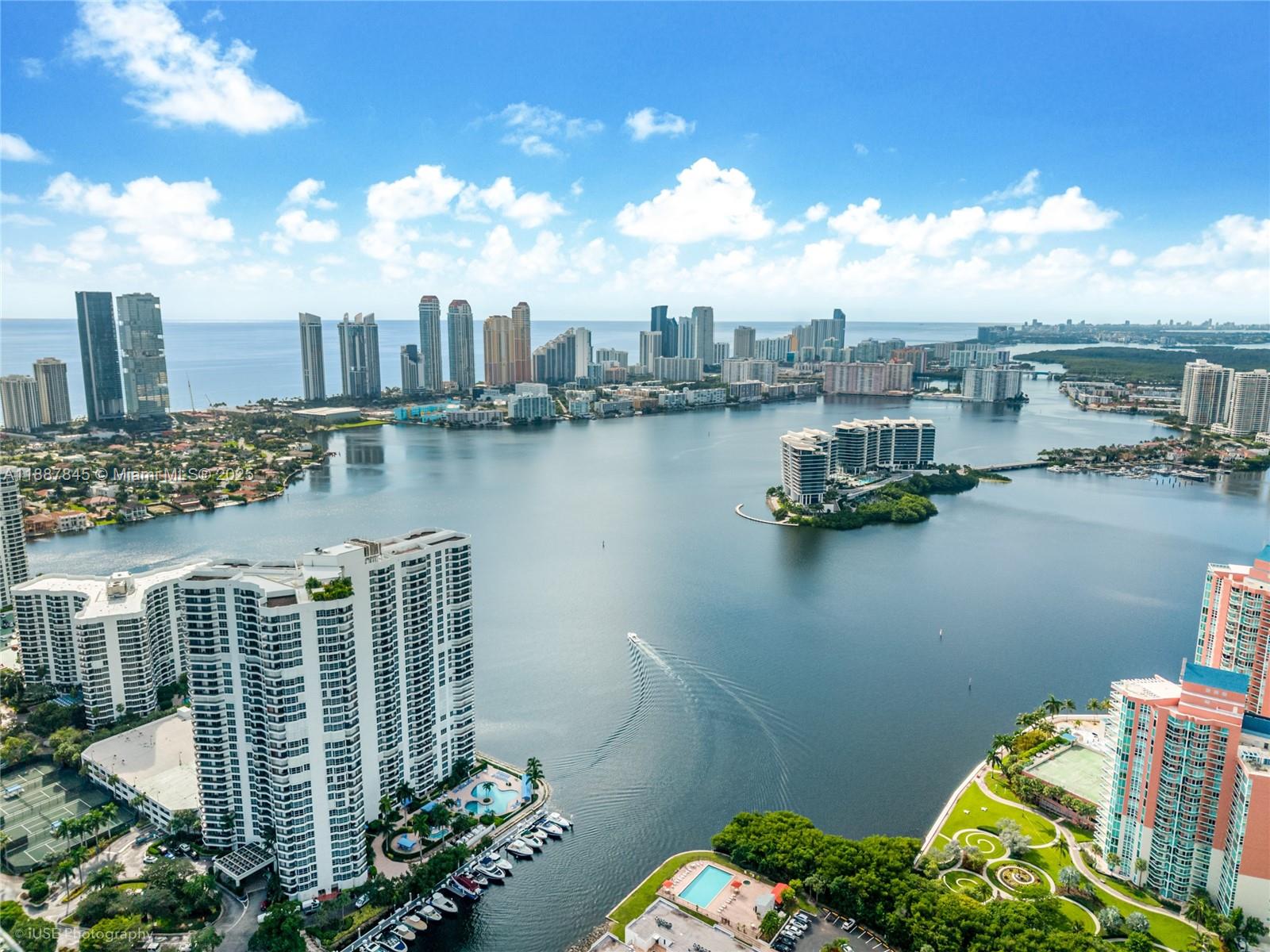 MYSTIC POINTE TOWER 500 C - Residential