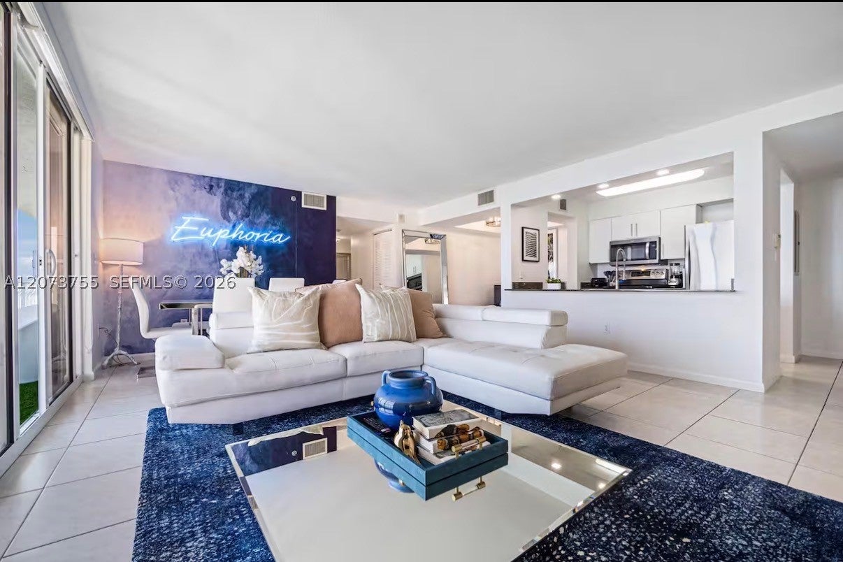 1200 Brickell Bay Dr 4101