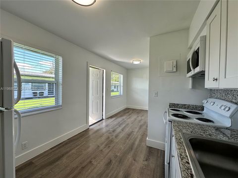 View photos, virtual tours, details... 2309 Madison St 2 Hollywood FL 33020