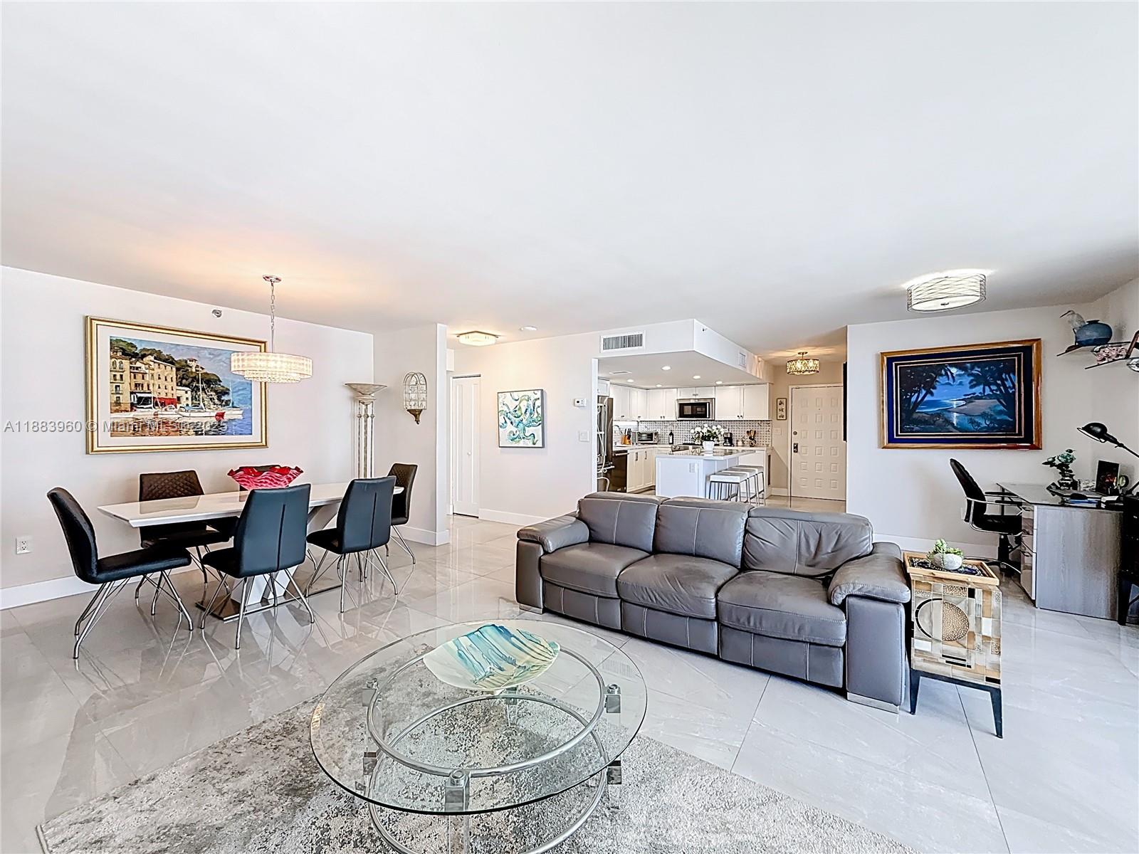 LE TRIANON CONDO - Residential