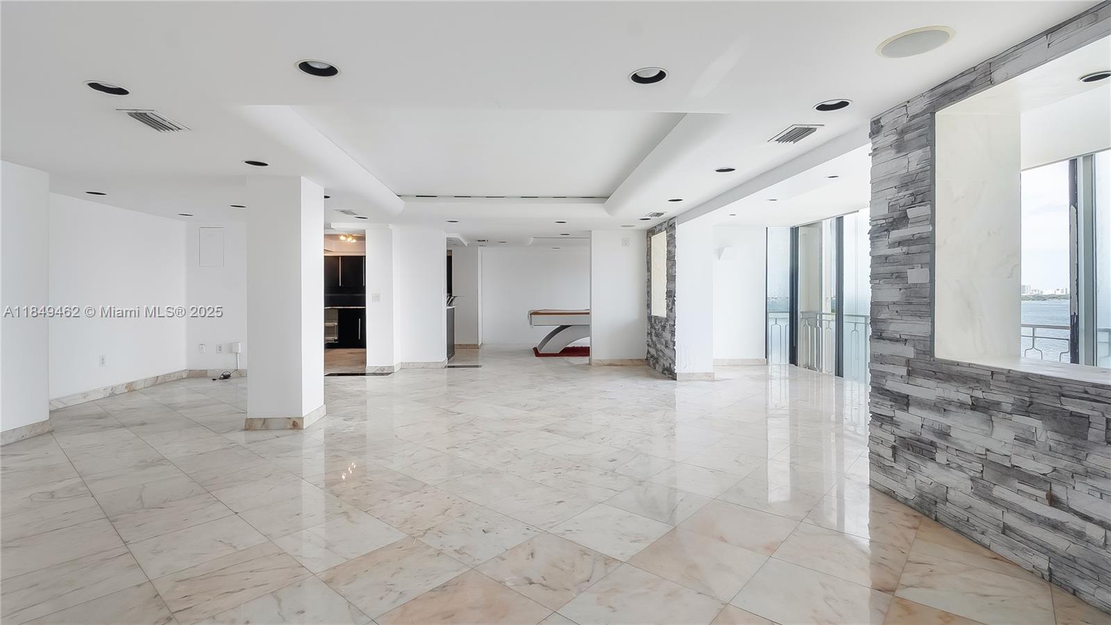 JOCKEY CLUB CONDO - Residential