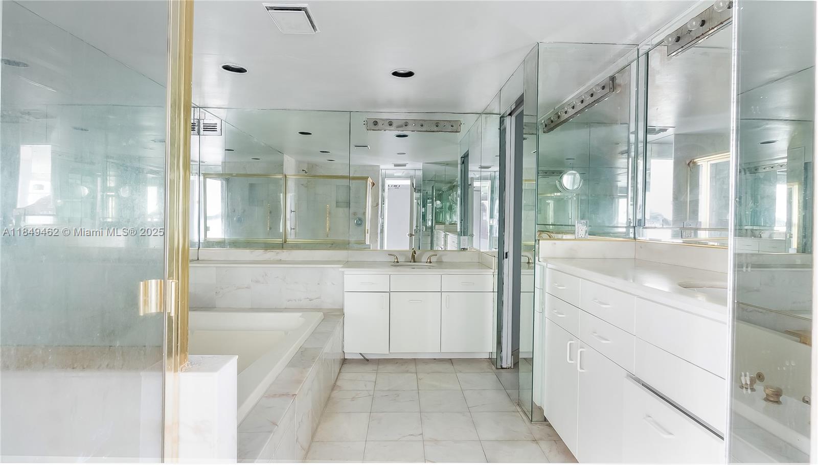 JOCKEY CLUB CONDO - Residential