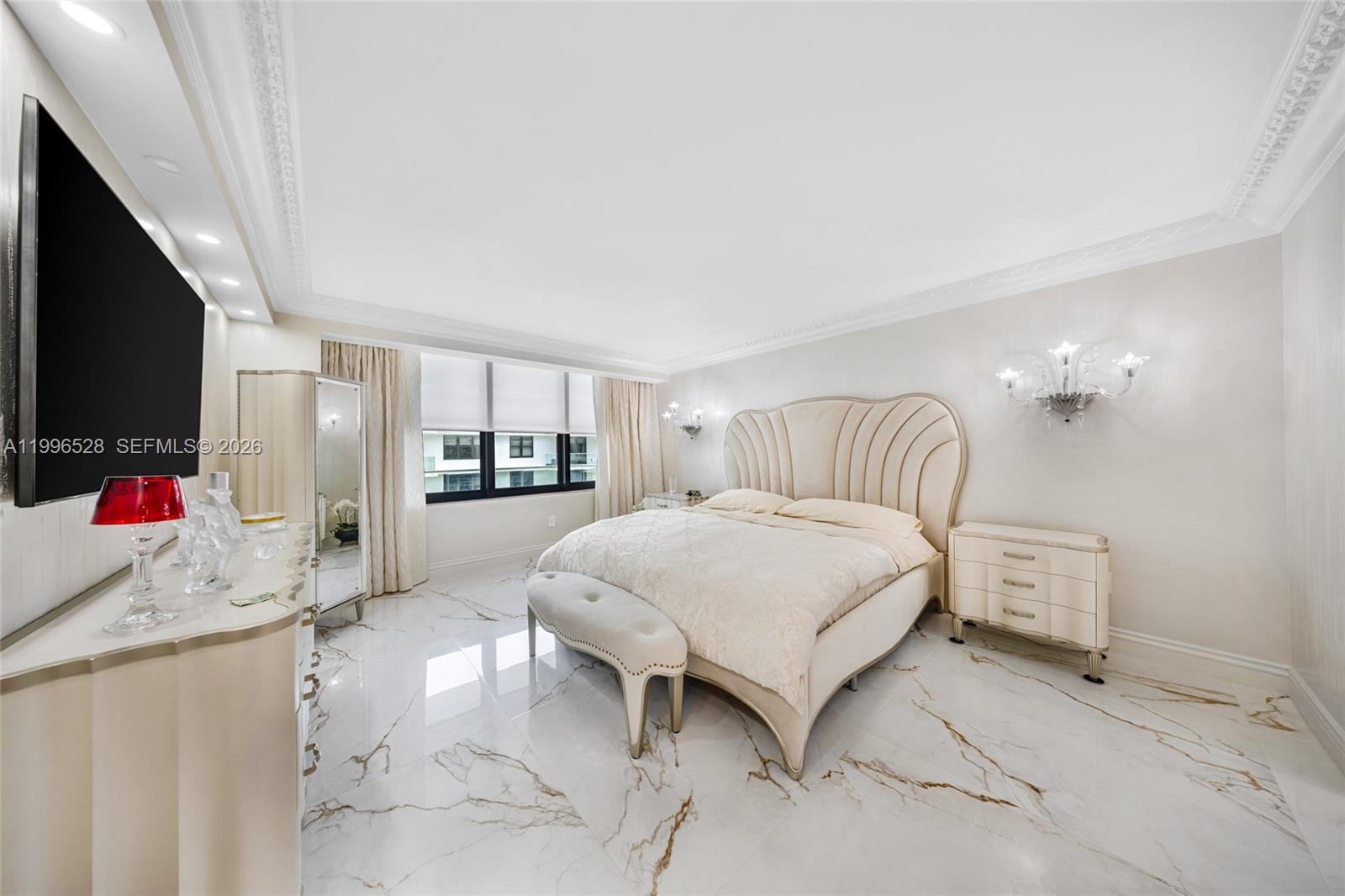 BALMORAL CONDO - Residential