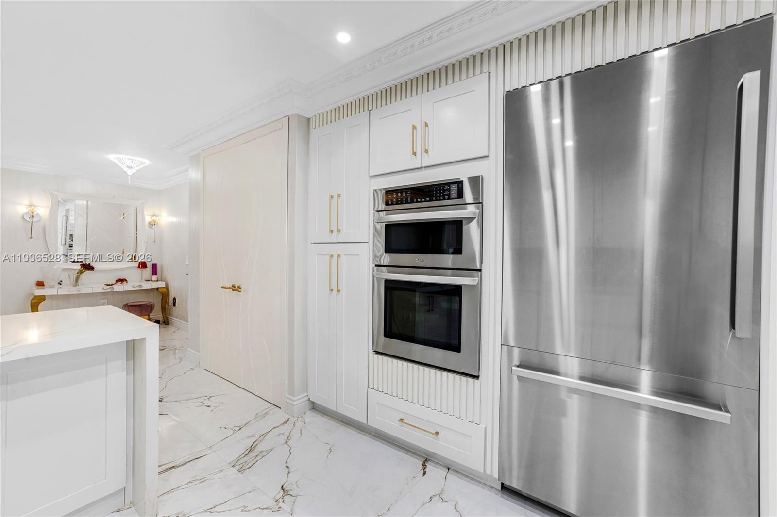 BALMORAL CONDO - Residential