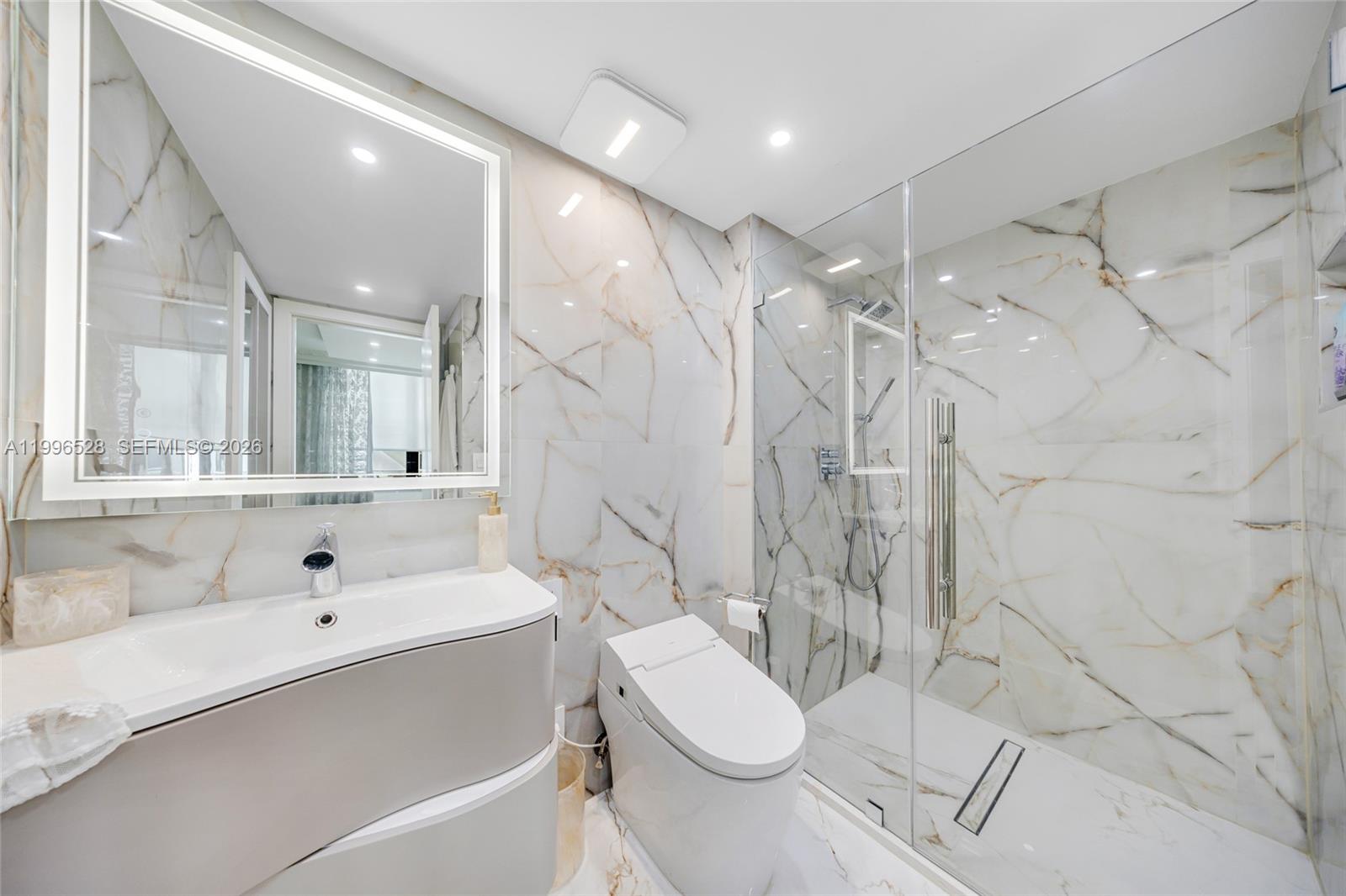 BALMORAL CONDO - Residential