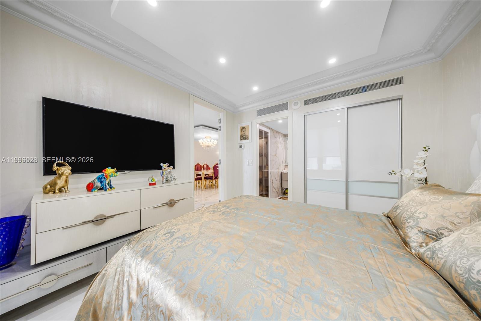 BALMORAL CONDO - Residential