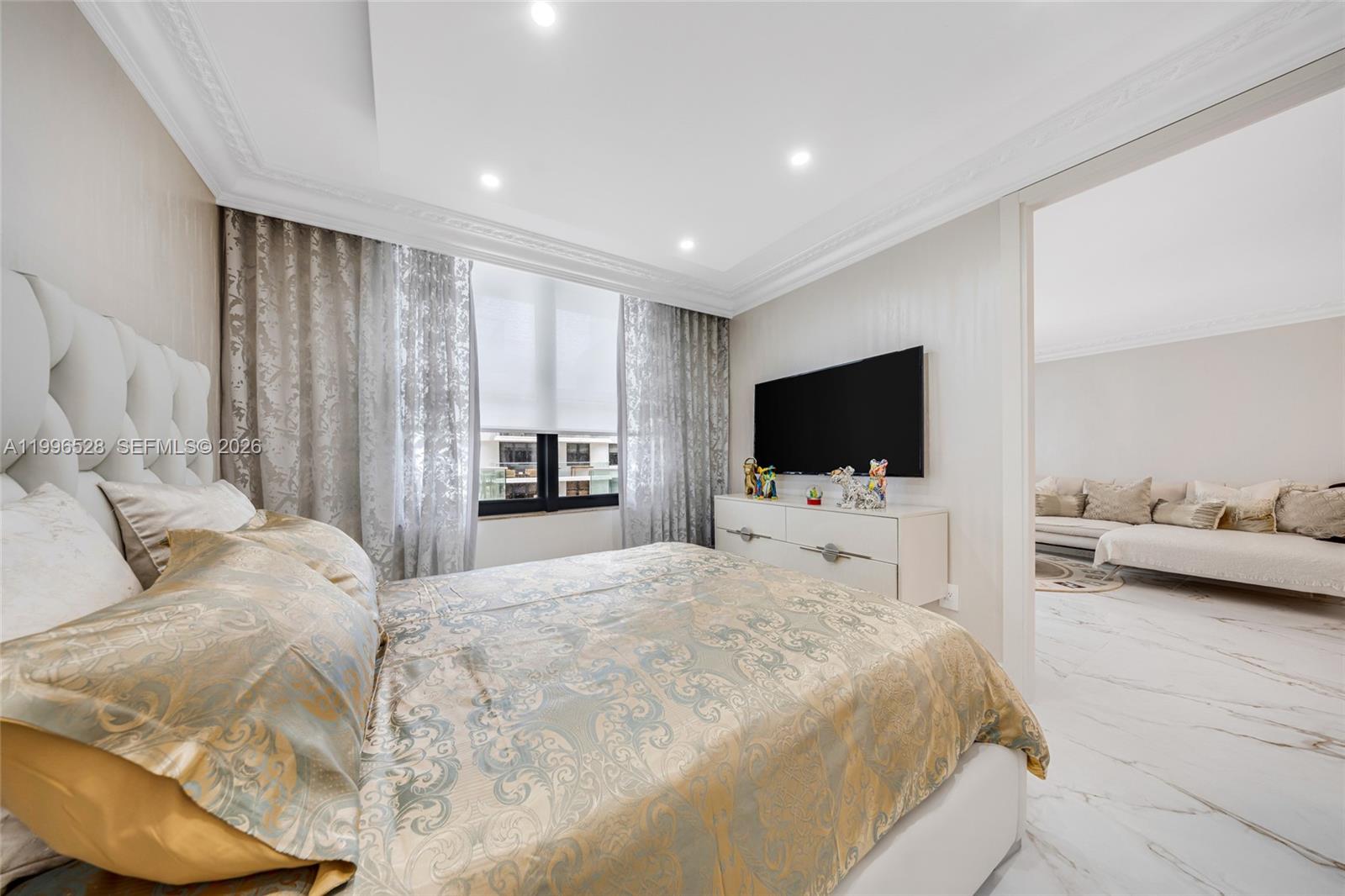 BALMORAL CONDO - Residential