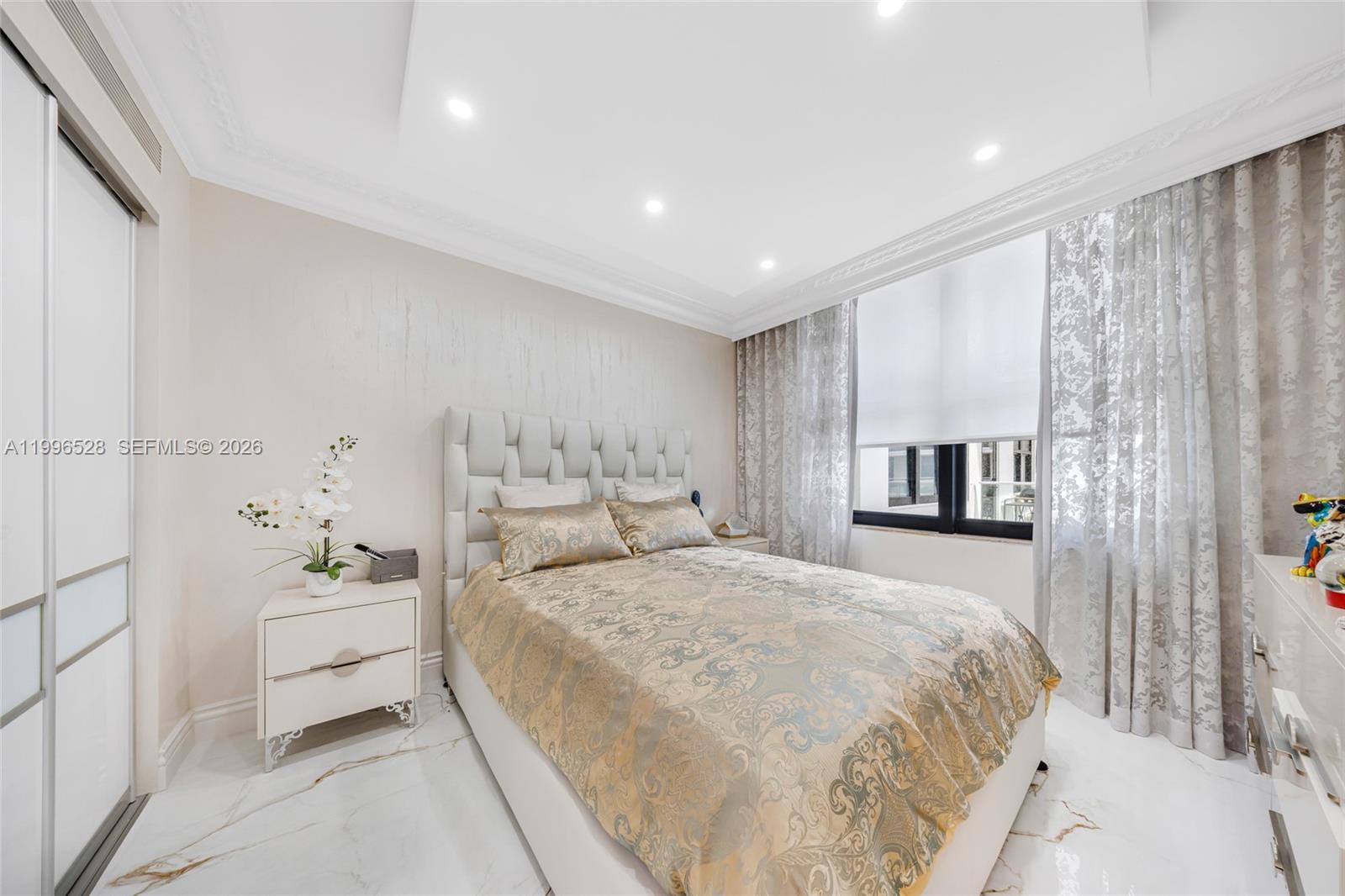 BALMORAL CONDO - Residential