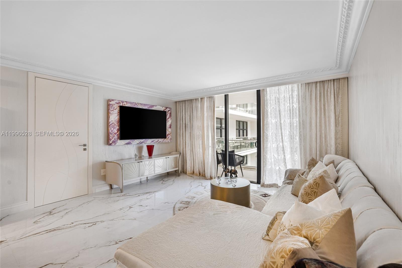 9801 Collins Ave 19T