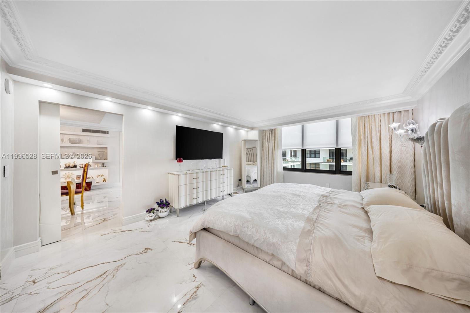 BALMORAL CONDO - Residential