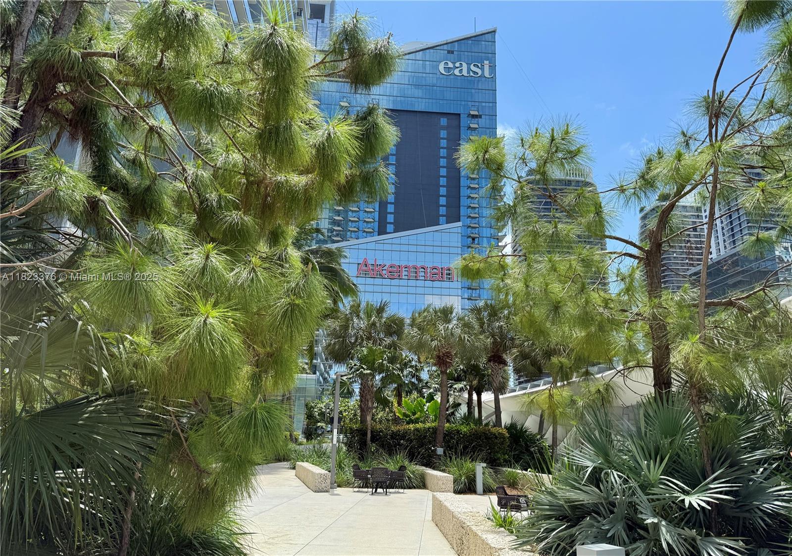 REACH CONDO - Residential