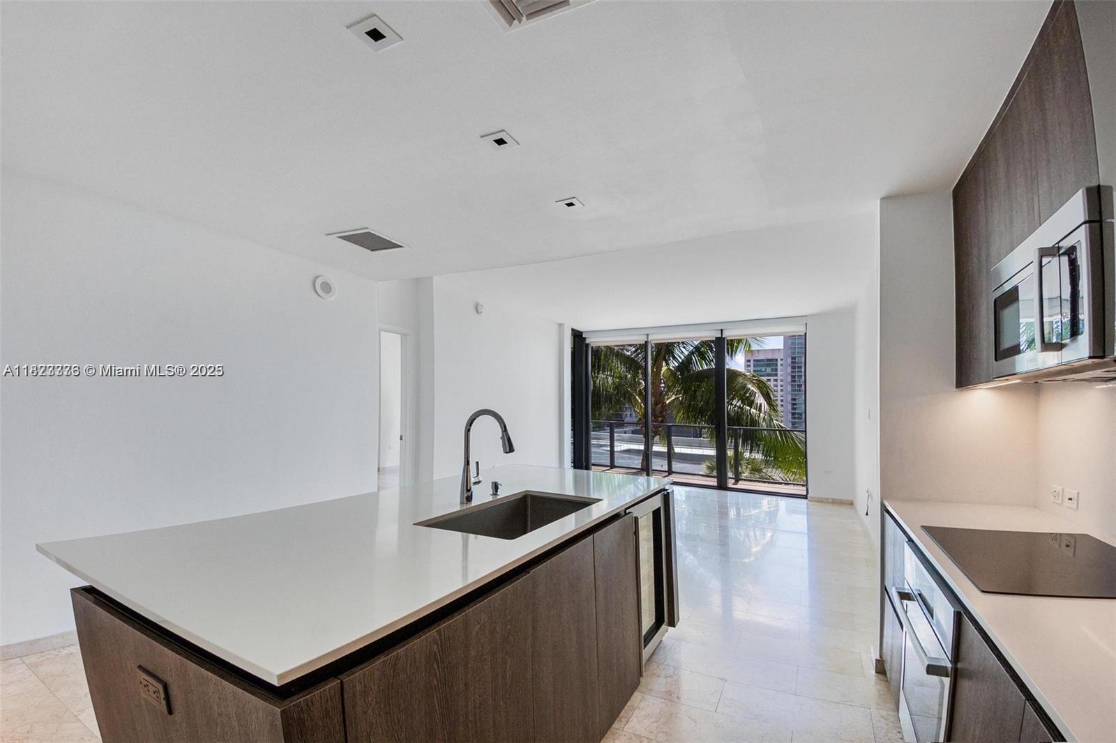 68 Se 6th St 806, Miami, Broward County, Florida - 1 Bedrooms  
2 Bathrooms - 