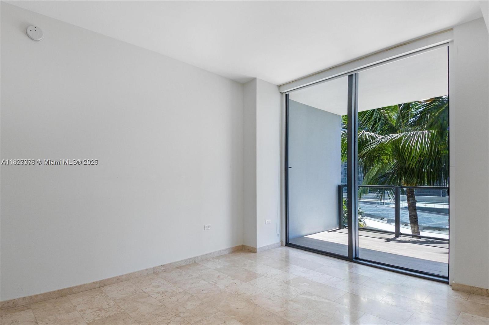 REACH CONDO - Residential