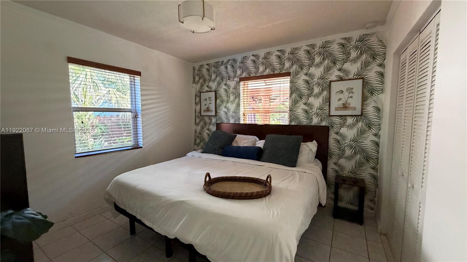 NORTH HOLLYWOOD - Residential Lease