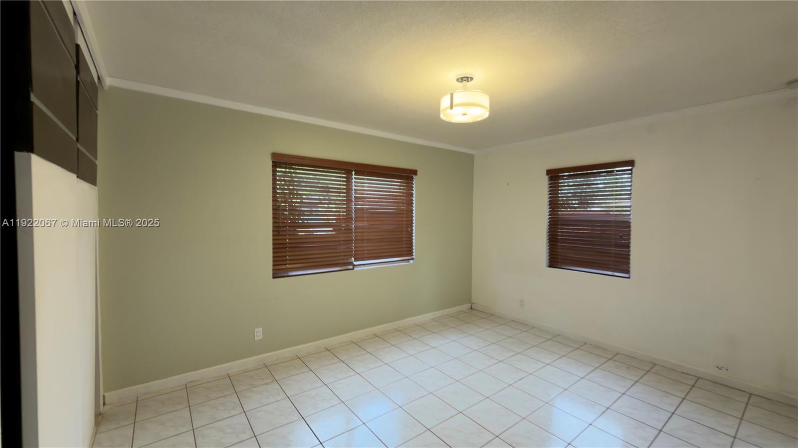 NORTH HOLLYWOOD - Residential Lease