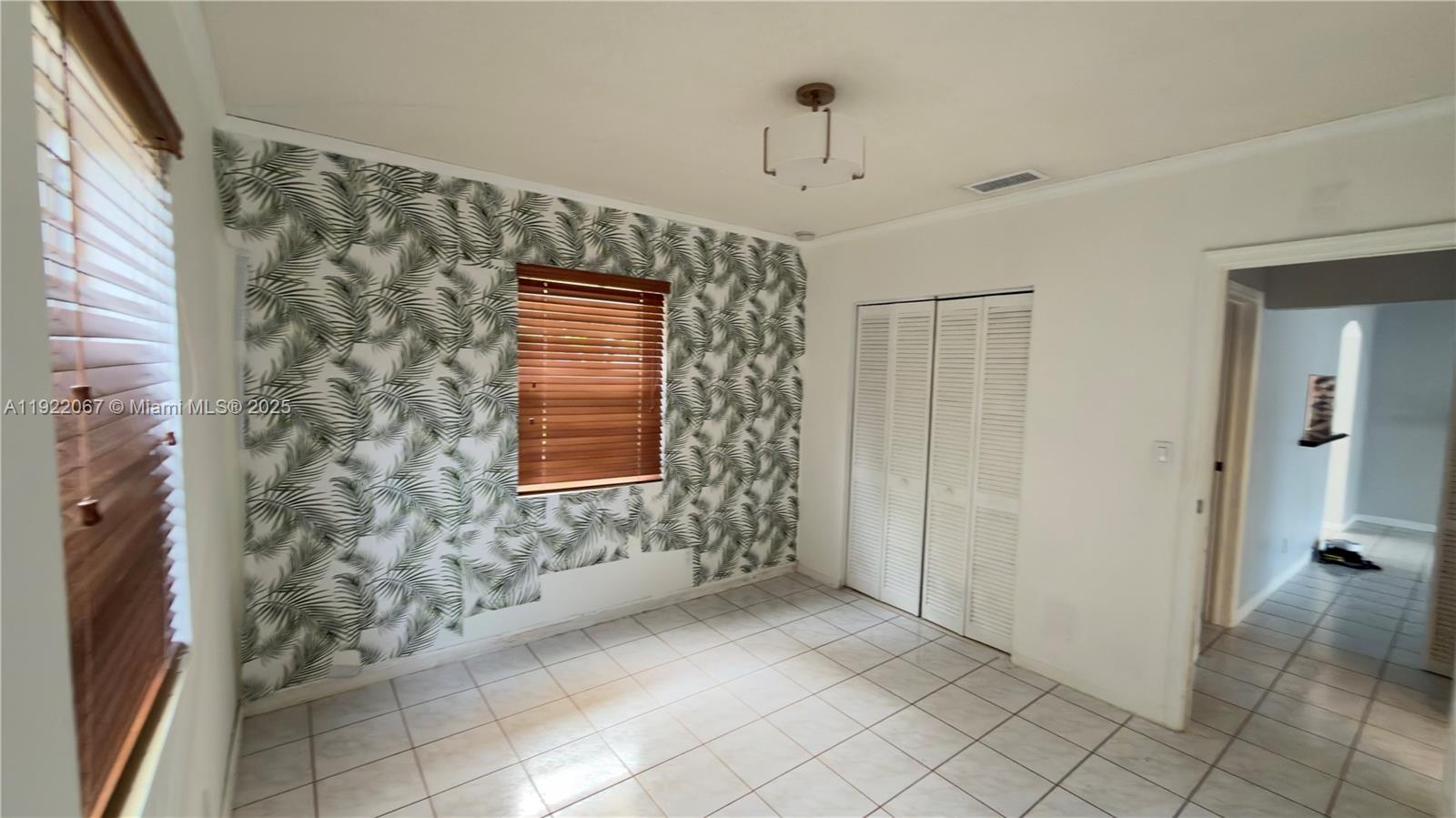 NORTH HOLLYWOOD - Residential Lease