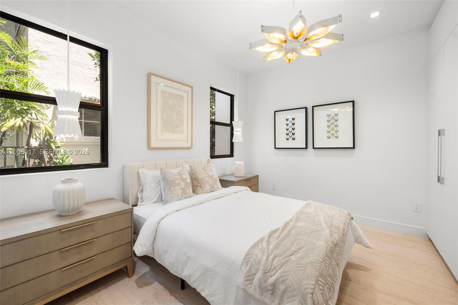 UNIVERSITY PLACE - Residential