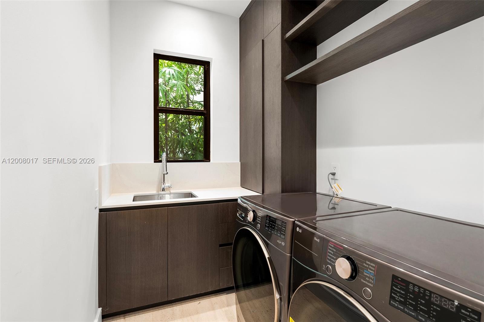 UNIVERSITY PLACE - Residential