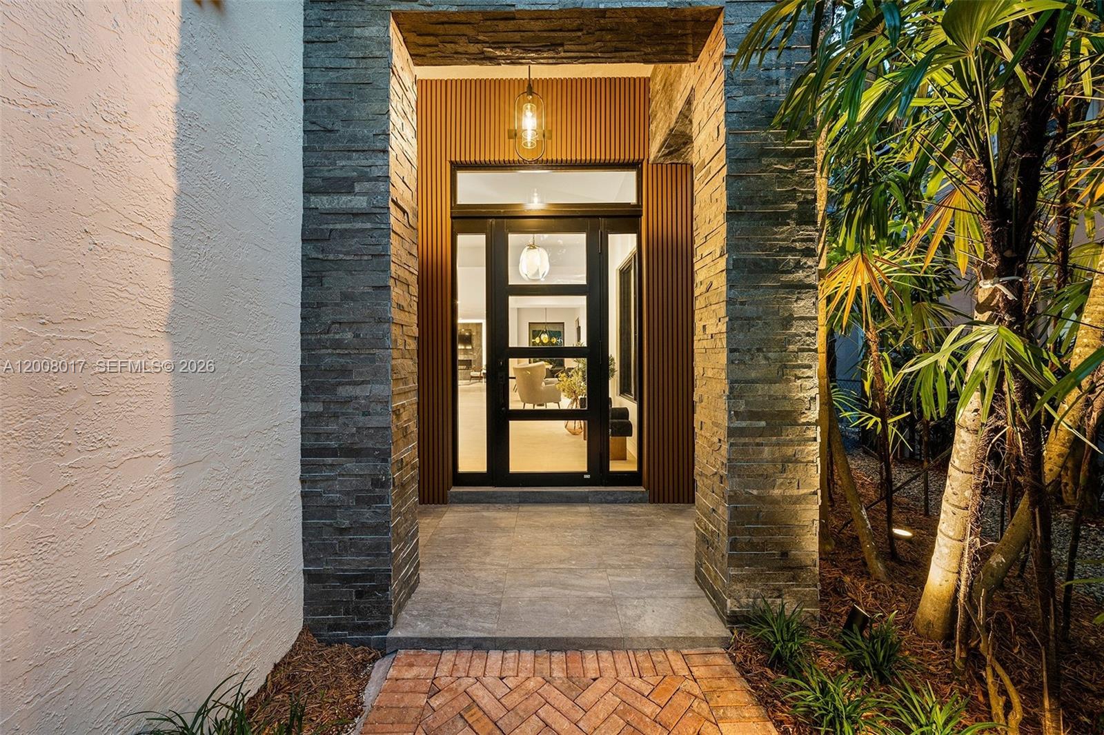 UNIVERSITY PLACE - Residential