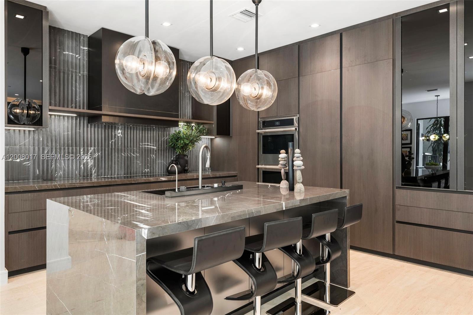 UNIVERSITY PLACE - Residential