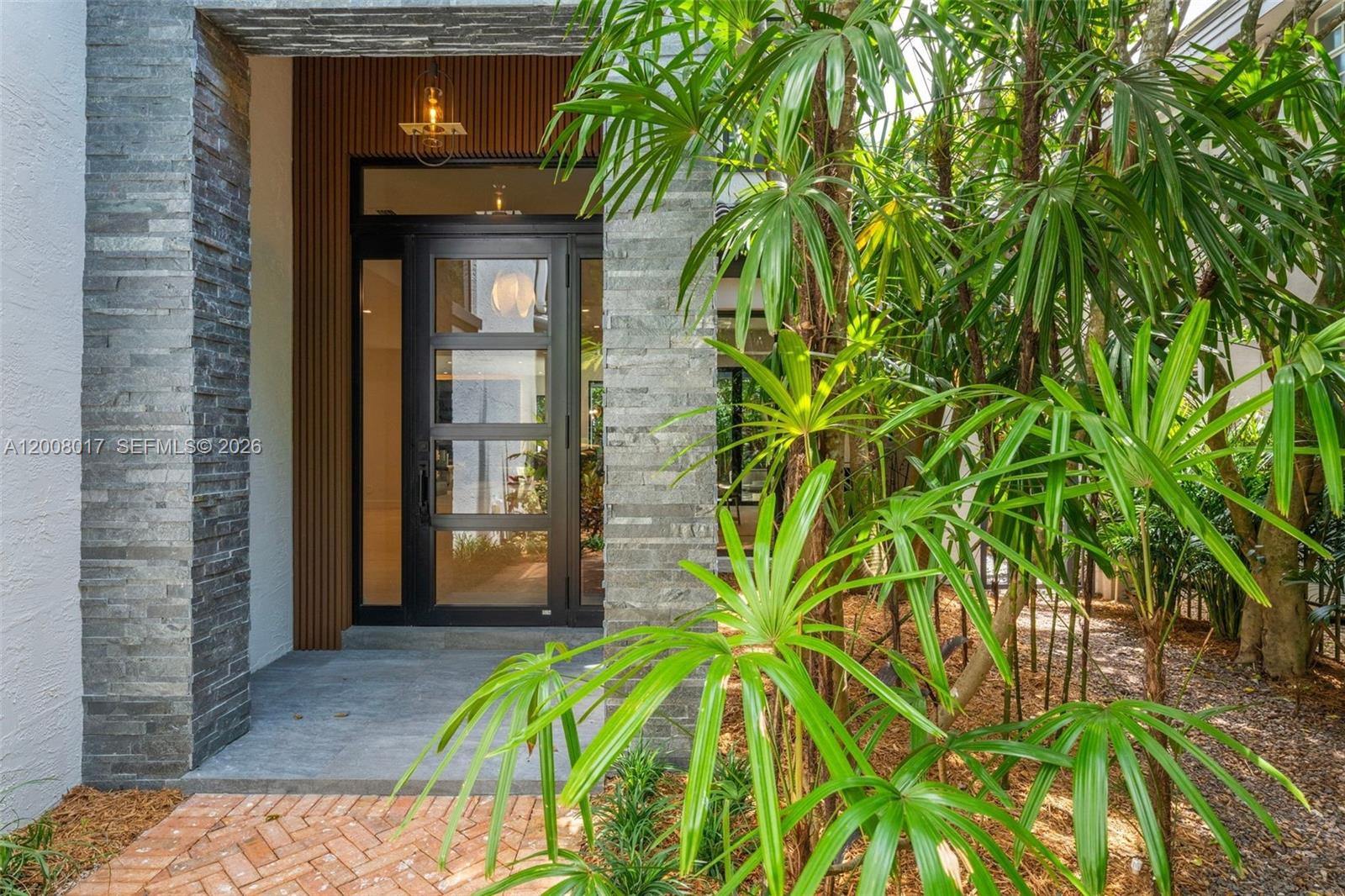 UNIVERSITY PLACE - Residential