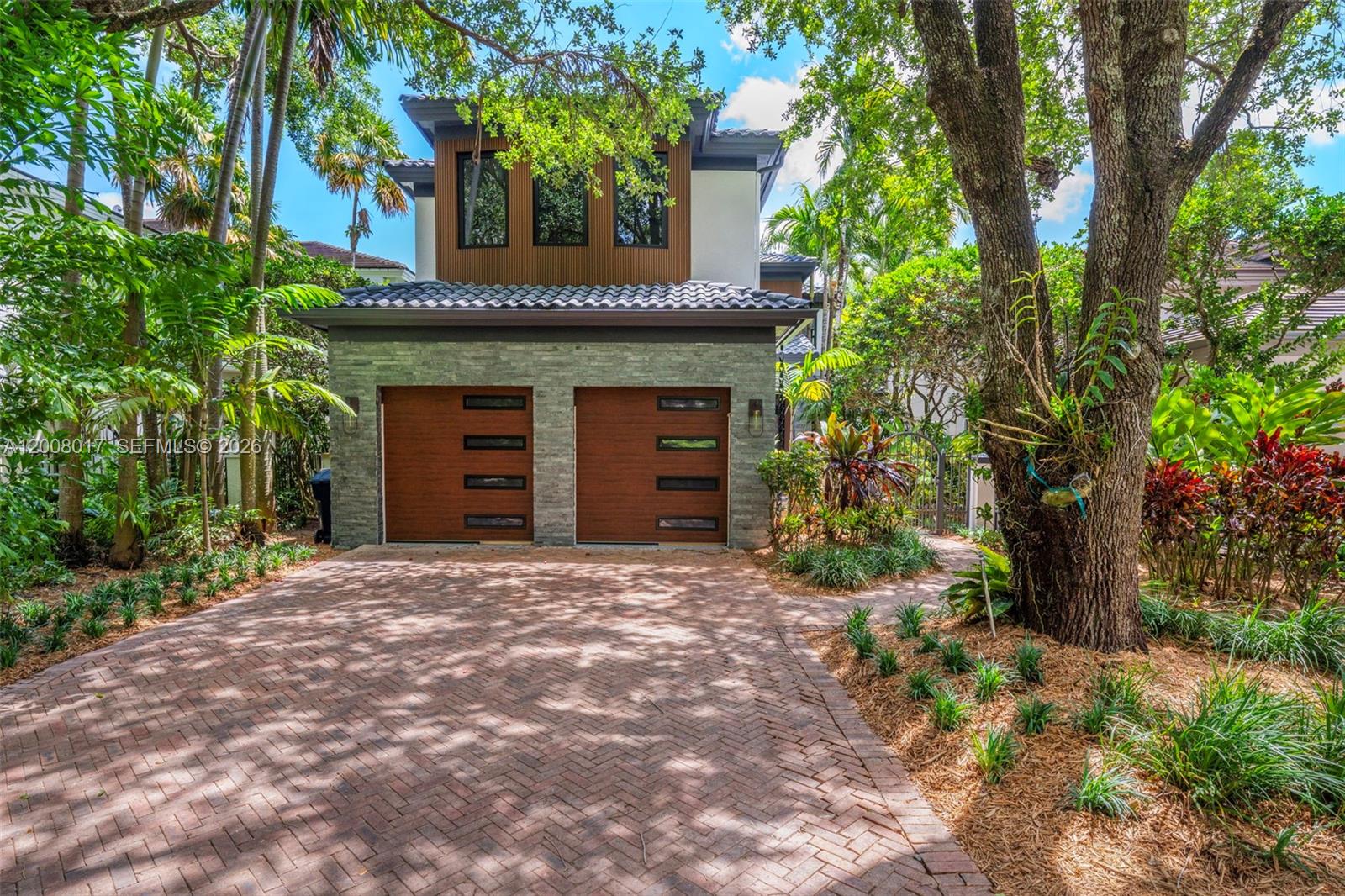 UNIVERSITY PLACE - Residential