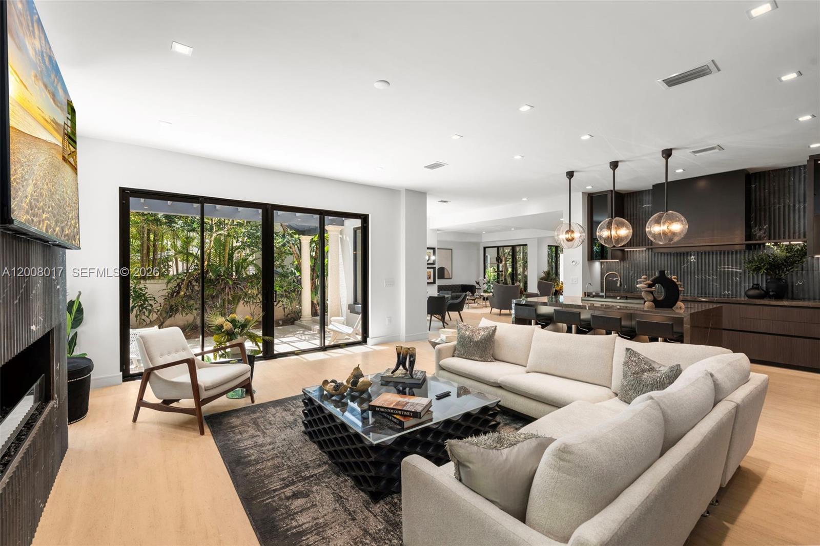 UNIVERSITY PLACE - Residential