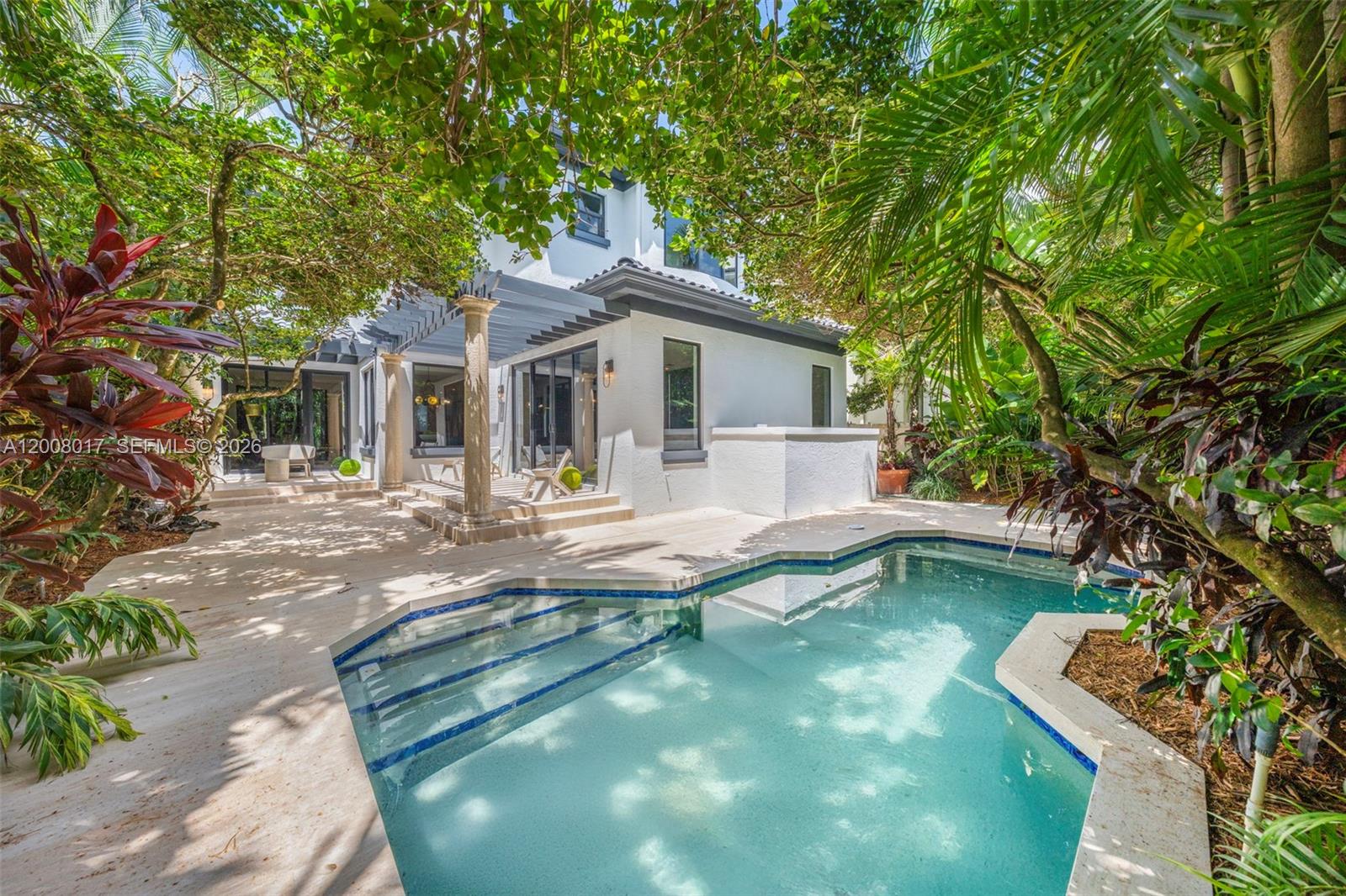 UNIVERSITY PLACE - Residential