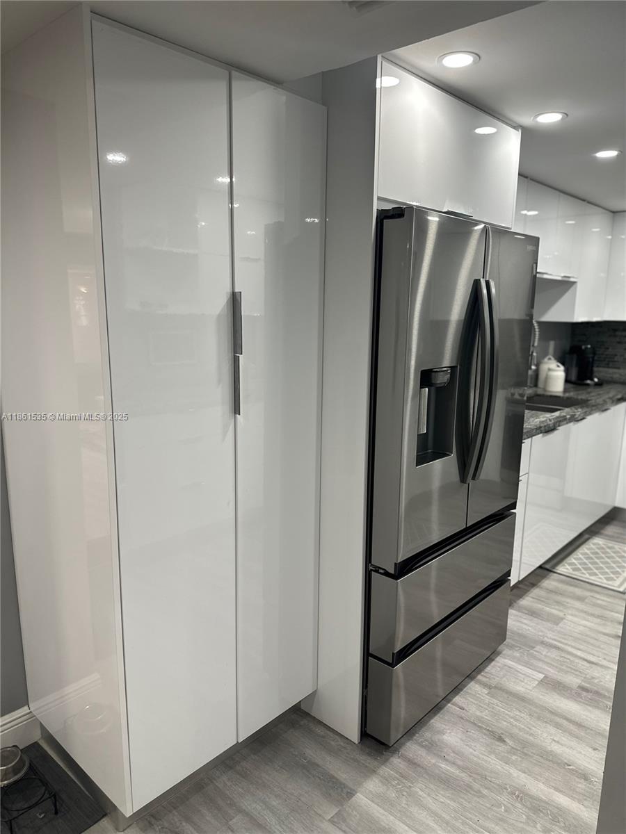 18TH HOLE AT INVERRARY CO - Residential