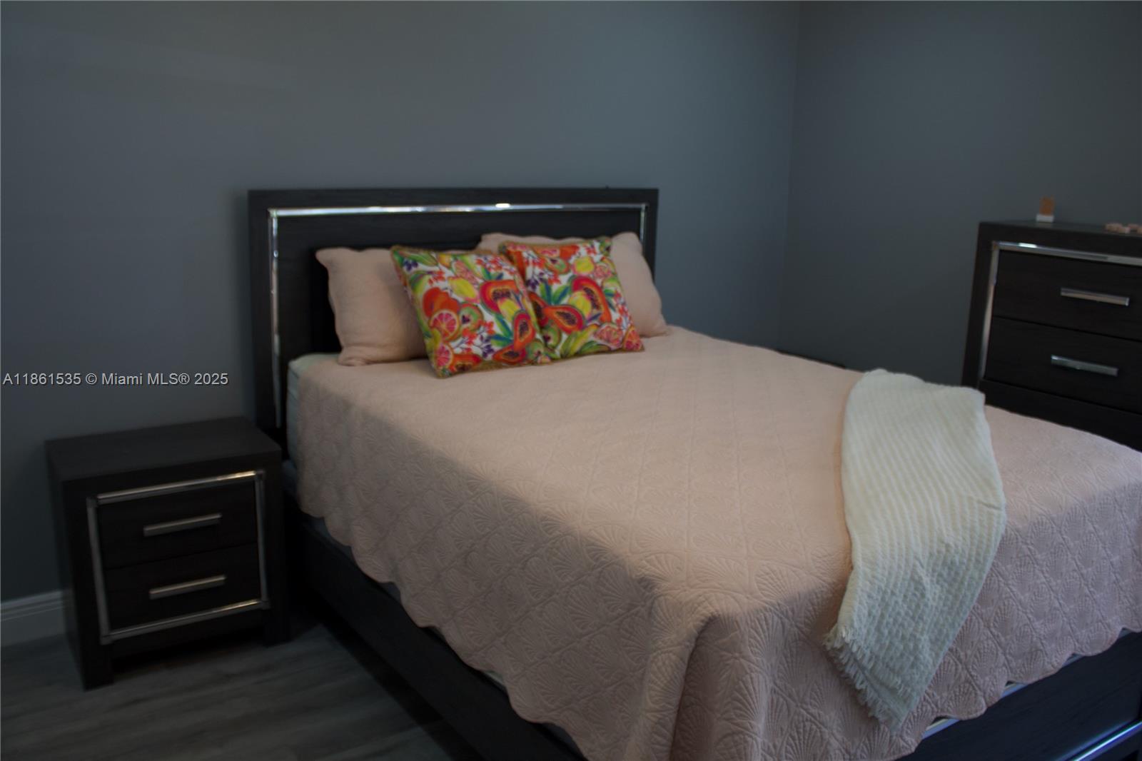 18TH HOLE AT INVERRARY CO - Residential