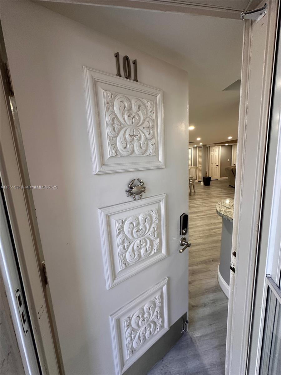 18TH HOLE AT INVERRARY CO - Residential