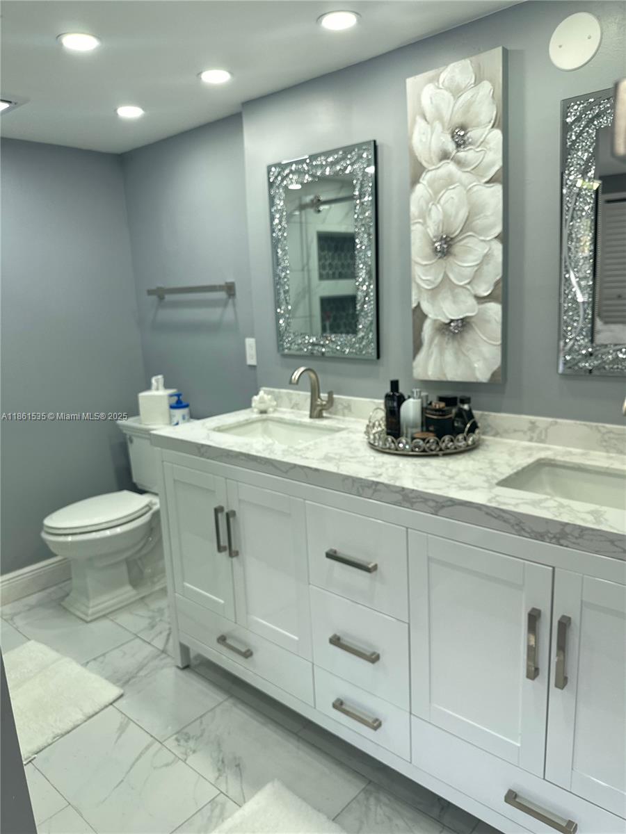 18TH HOLE AT INVERRARY CO - Residential