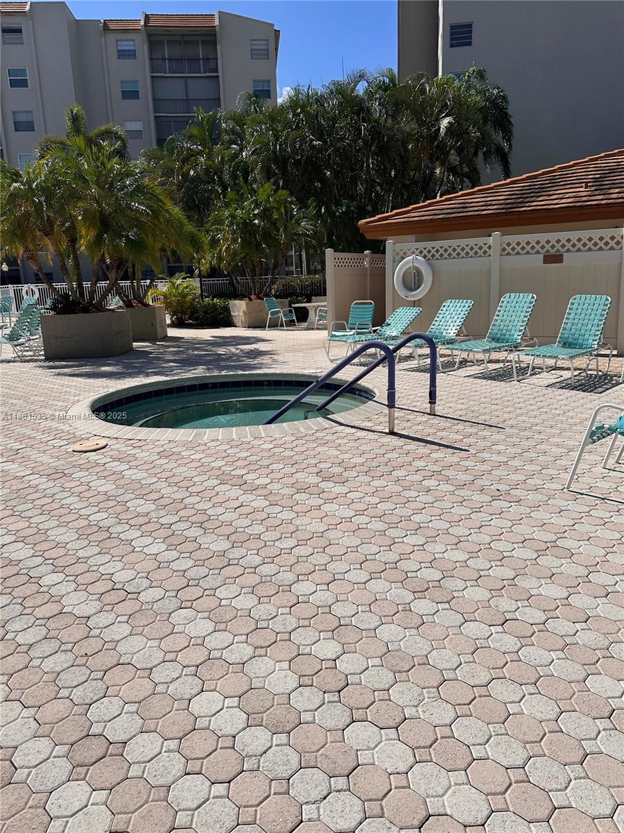 18TH HOLE AT INVERRARY CO - Residential